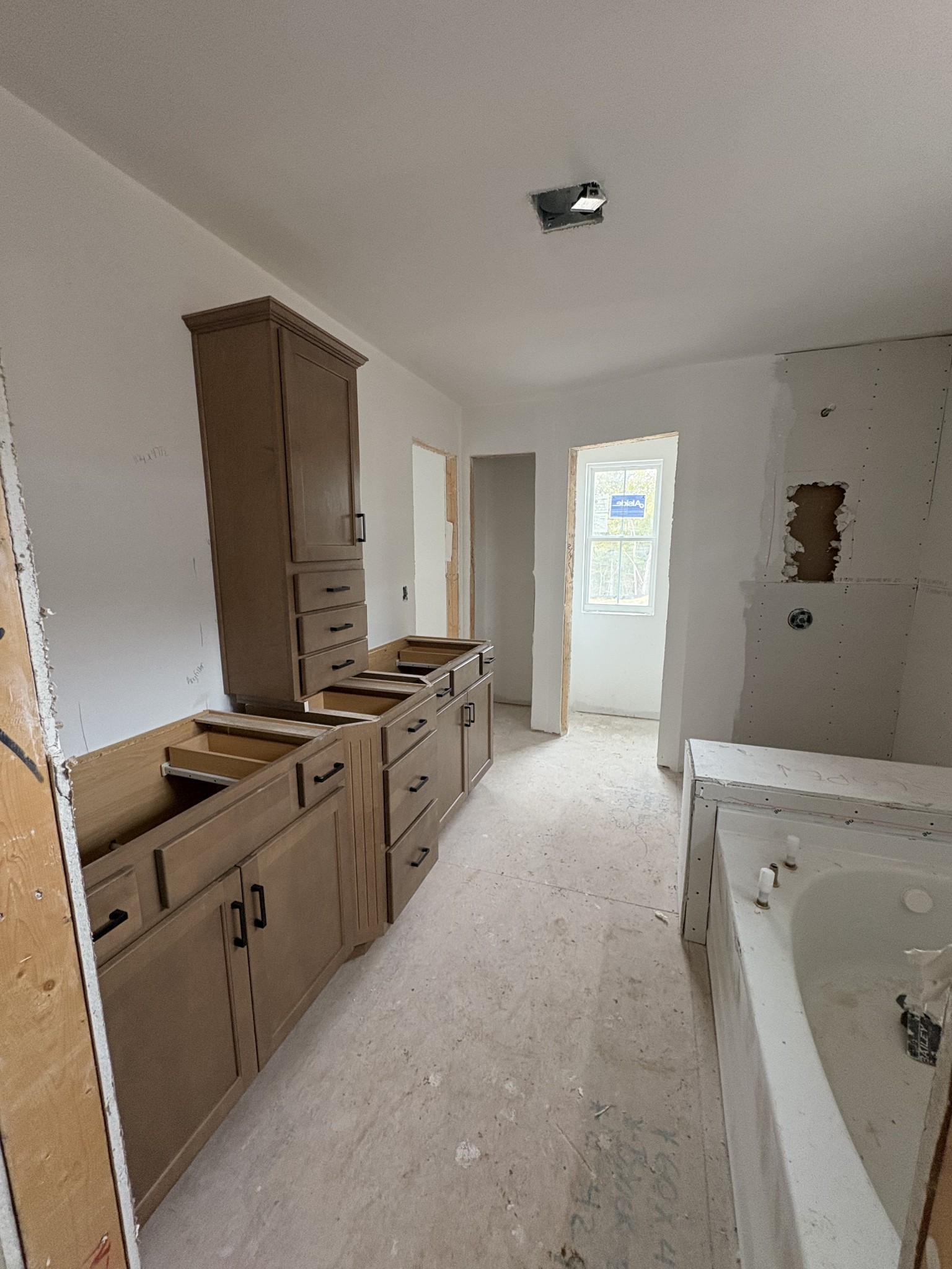 476 Brownstone Street