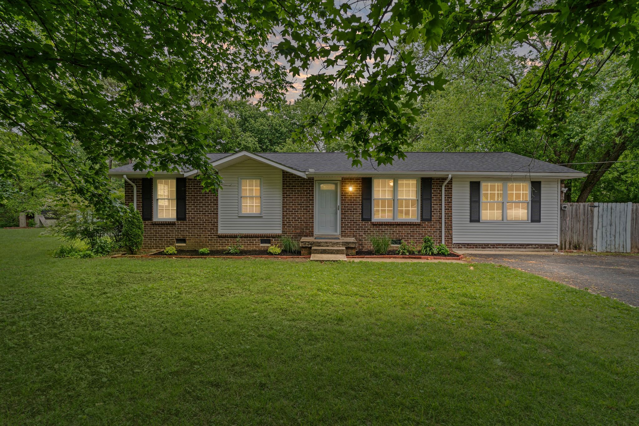 2311 Reidhurst Dr