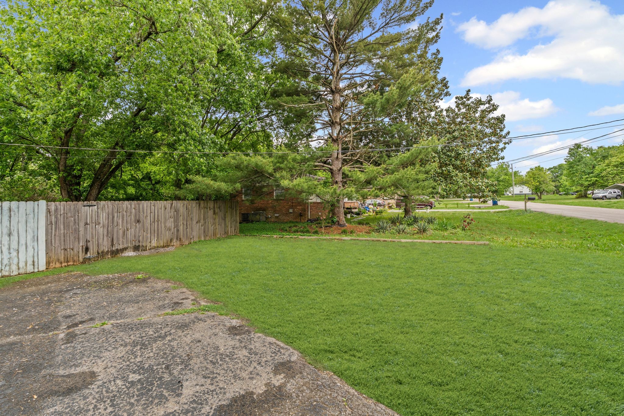 2311 Reidhurst Dr