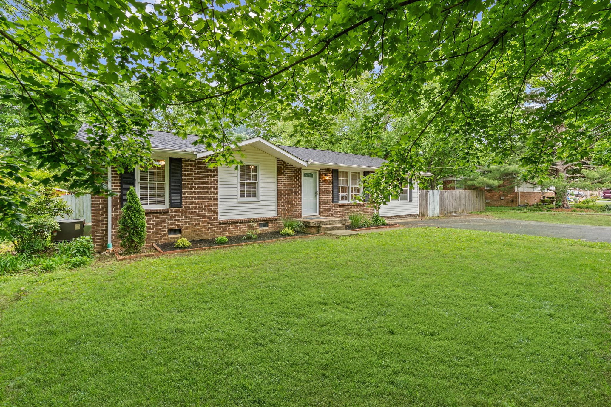 2311 Reidhurst Dr