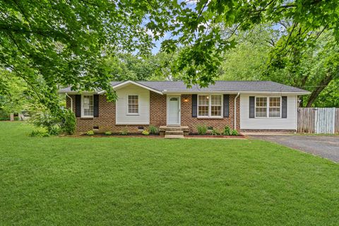 2311 Reidhurst Dr Murfreesboro TN 37127