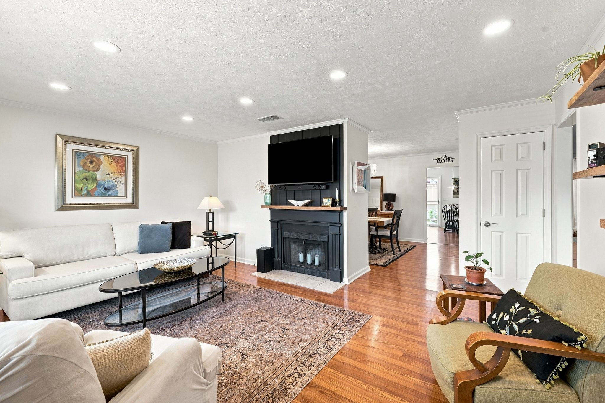 817 Lewis Ct