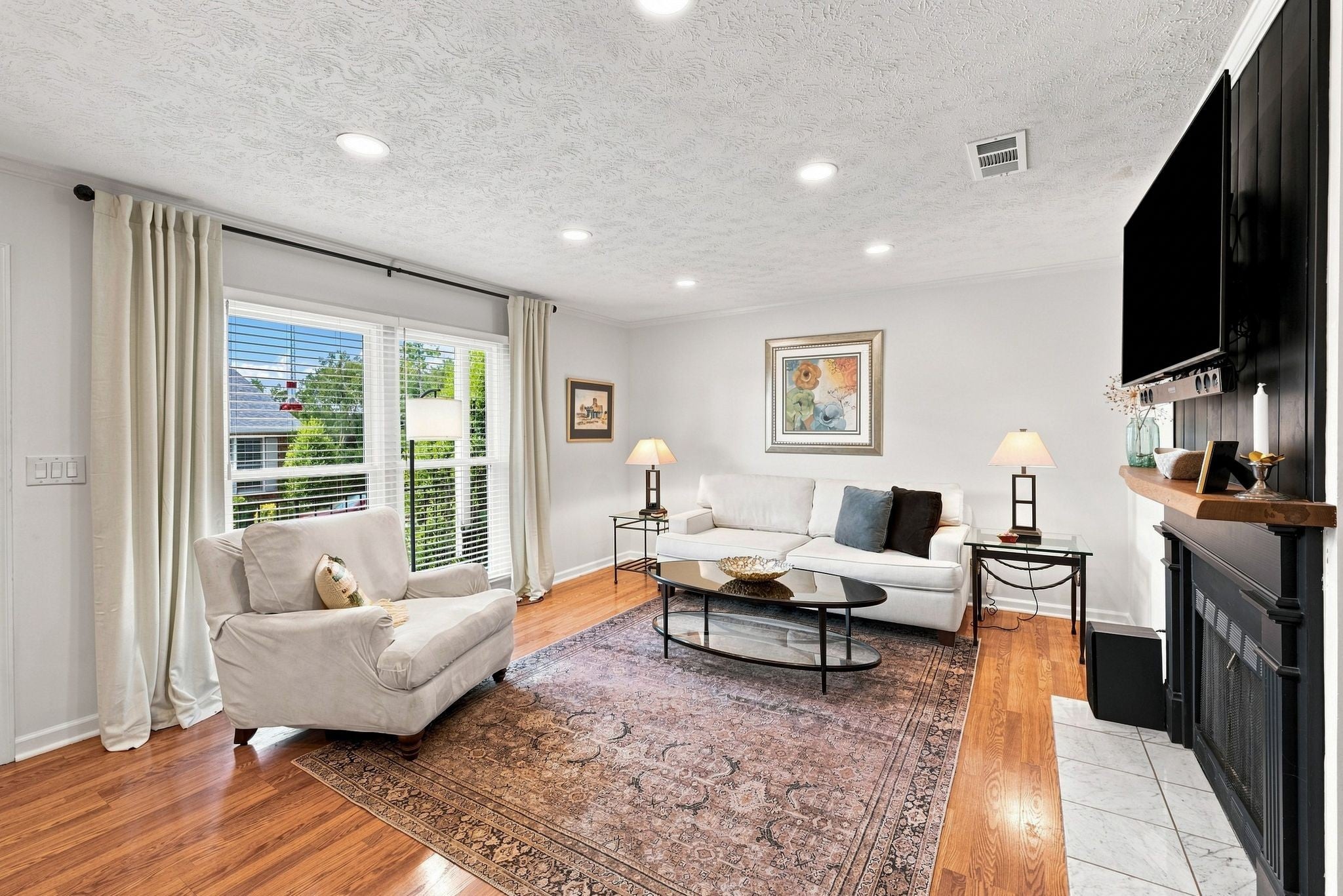 817 Lewis Ct