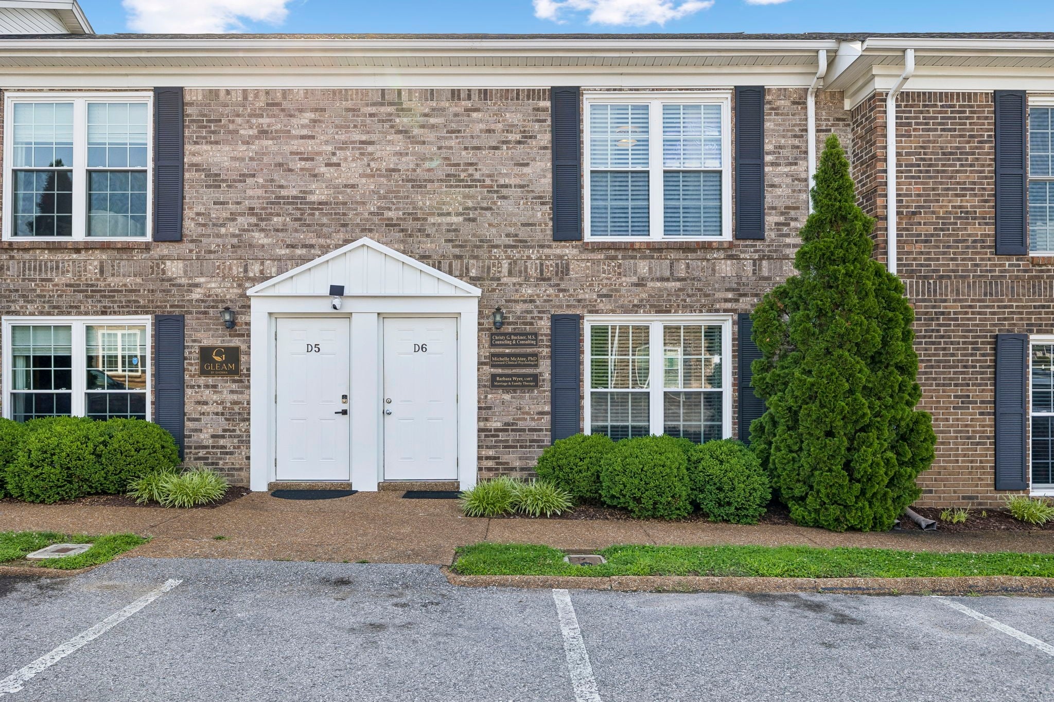 listing at 109 Holiday Ct D6 Ct, Franklin