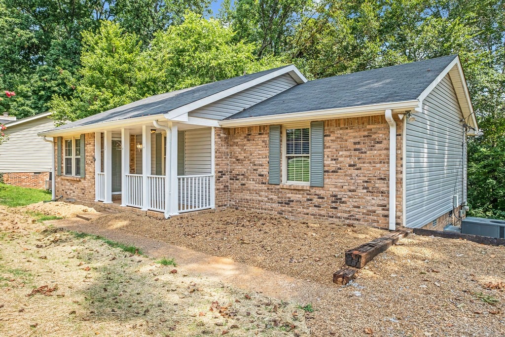 1703 Winding Way Dr