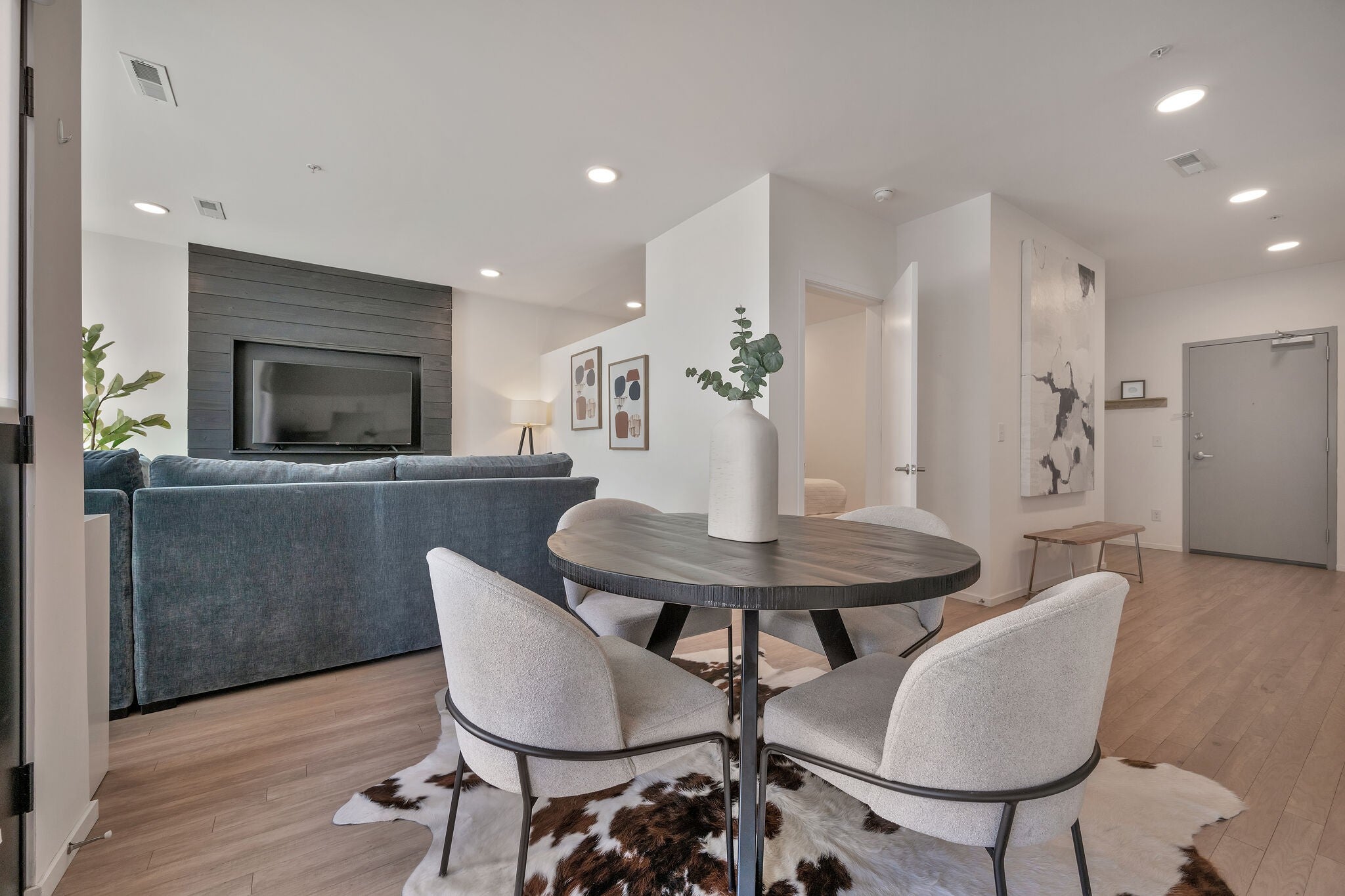 806 Olympic St 205
