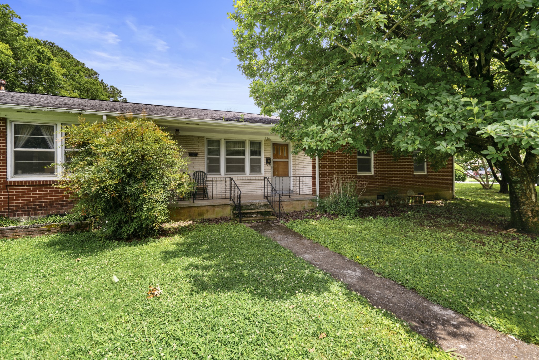 604 2nd Ave