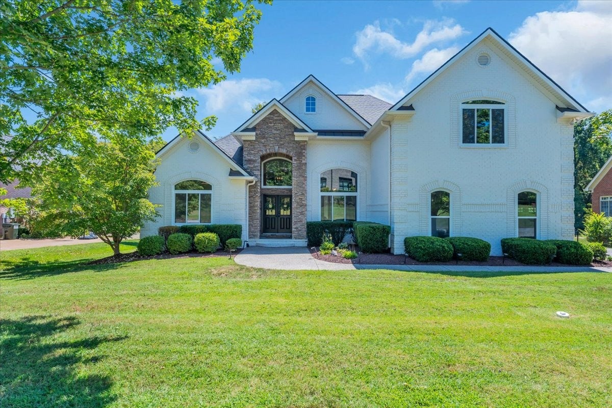 4-bed listing at 362 Shadow Creek Dr, Brentwood