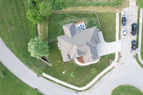 1350 Round Hill Ln