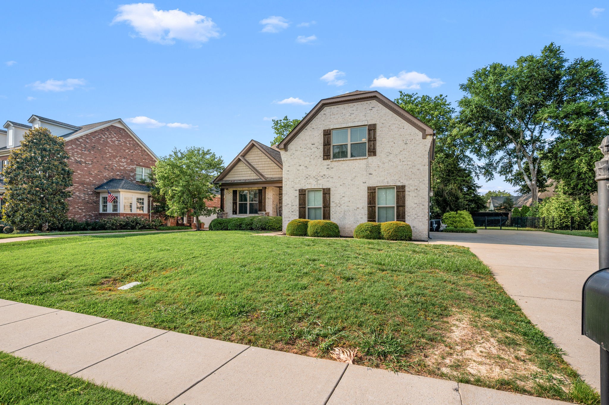 2743 Crowne Pointe Dr