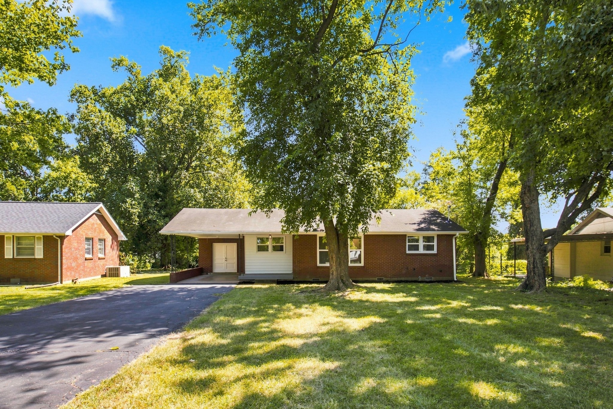 3-bed listing at 2910 Mavert Dr, Nashville