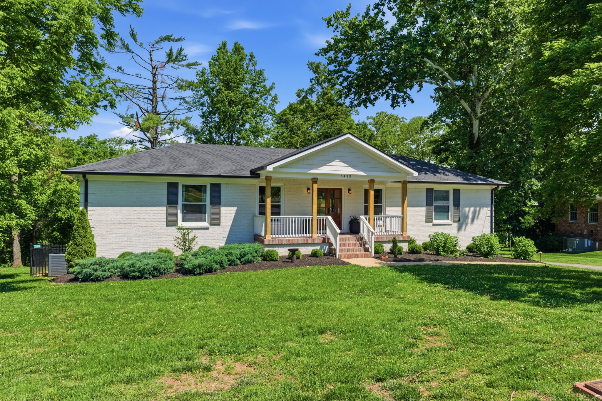 Photo 1 of 54 — 5433 Hill Road Cir, Nashville, TN 37220