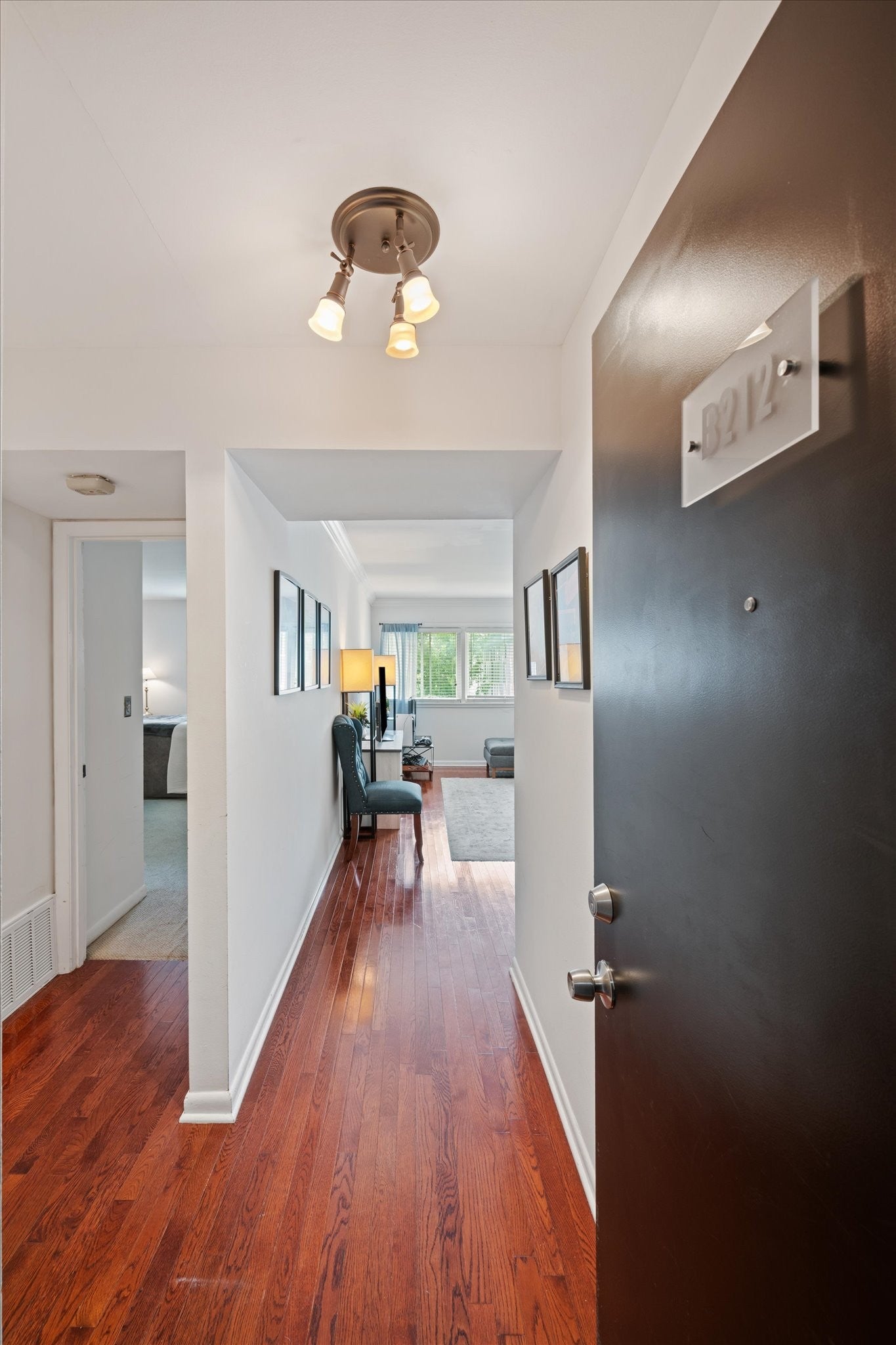 1900 Richard Jones Rd B212, Nashville TN 37215 1-bed condo, photo 2 of 16
