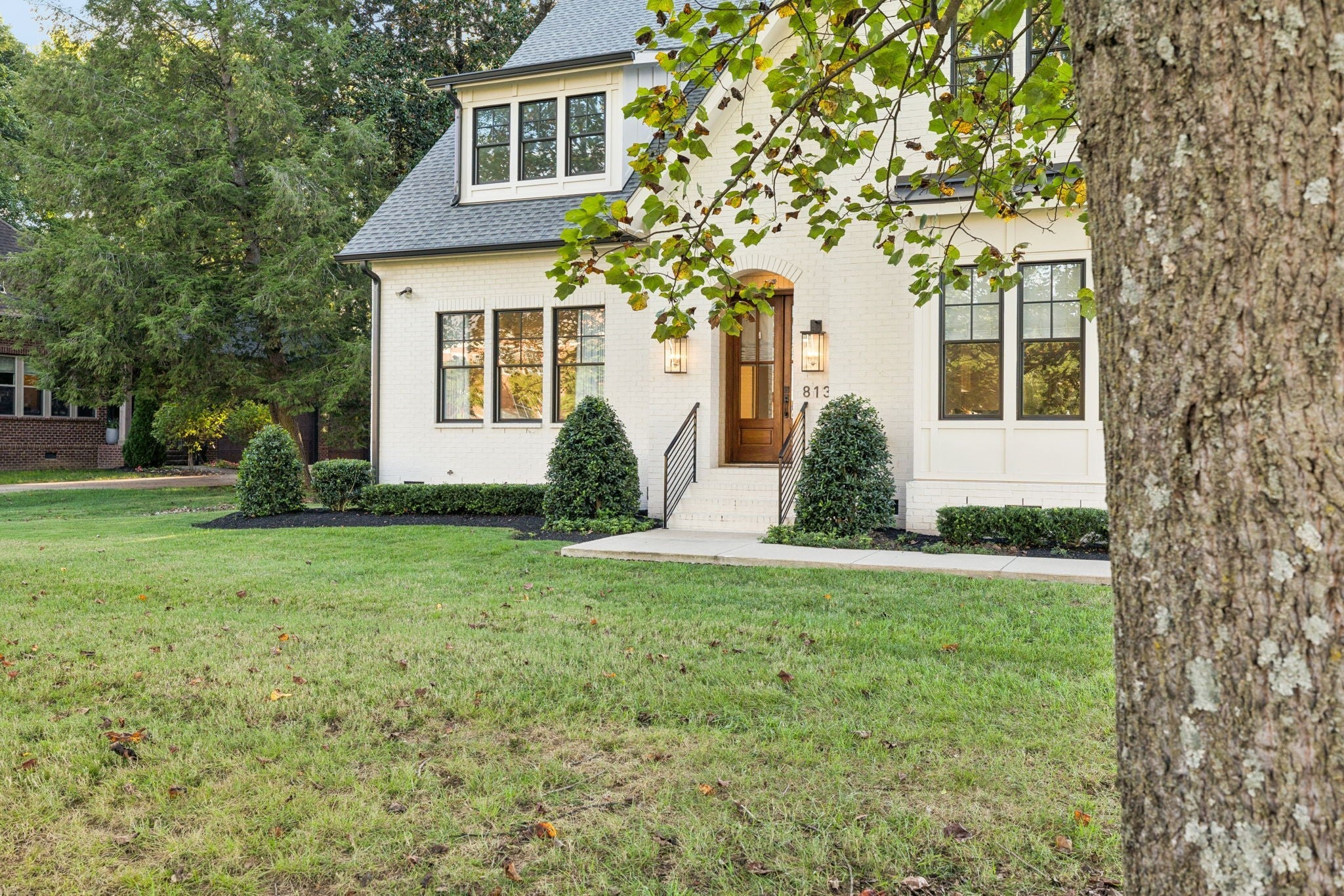 813 Hillsboro Rd