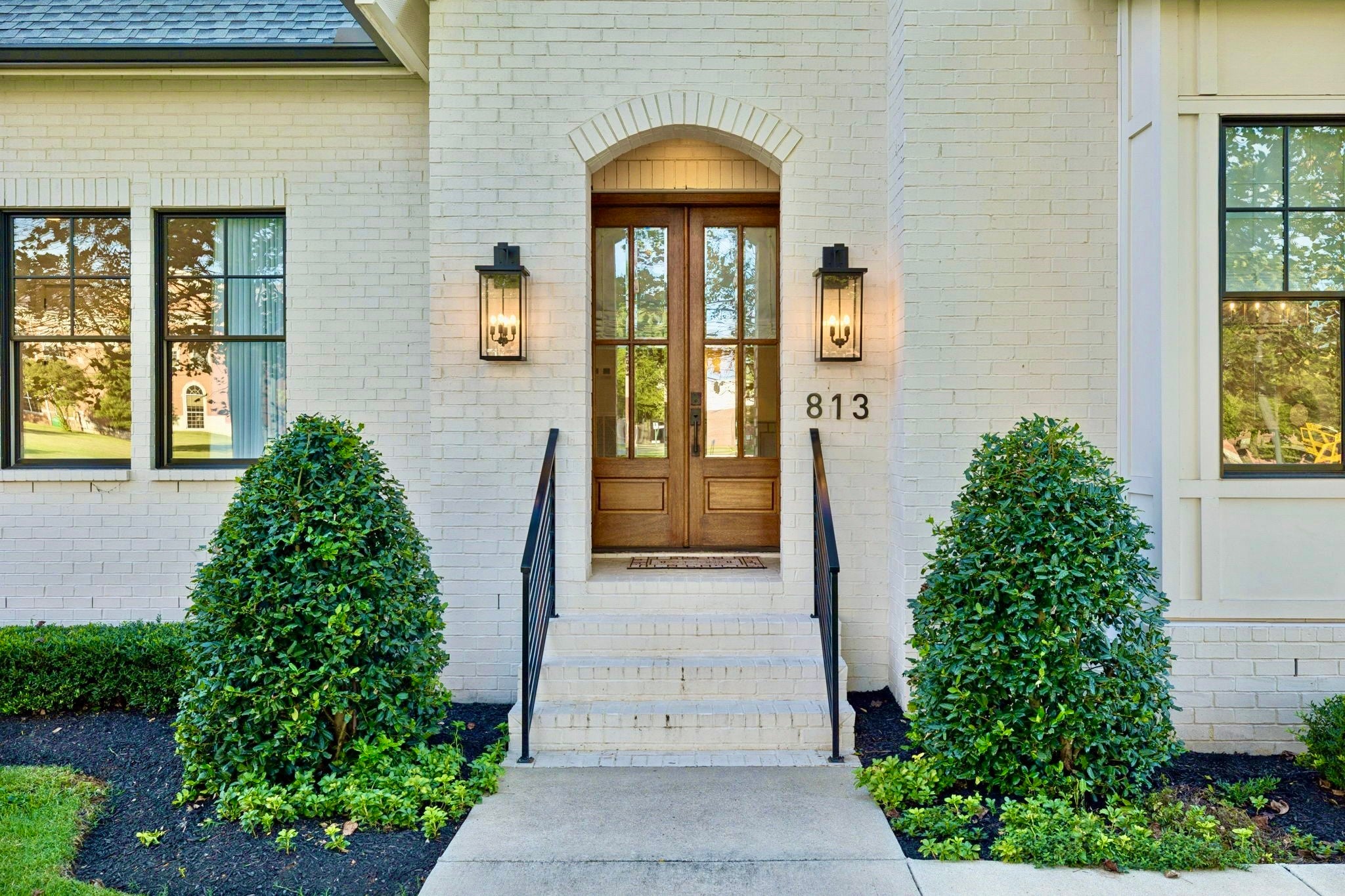813 Hillsboro Rd