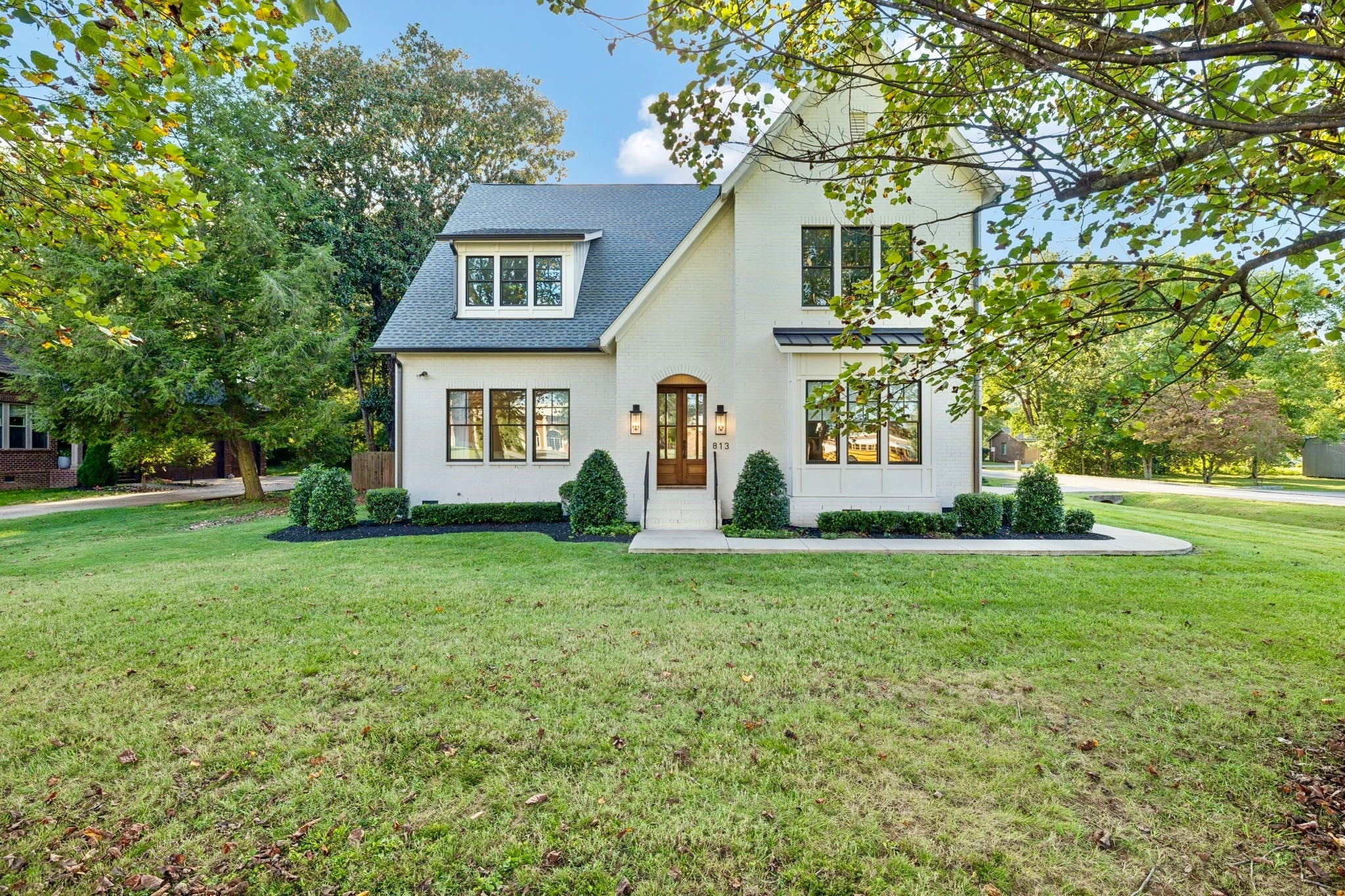 813 Hillsboro Rd