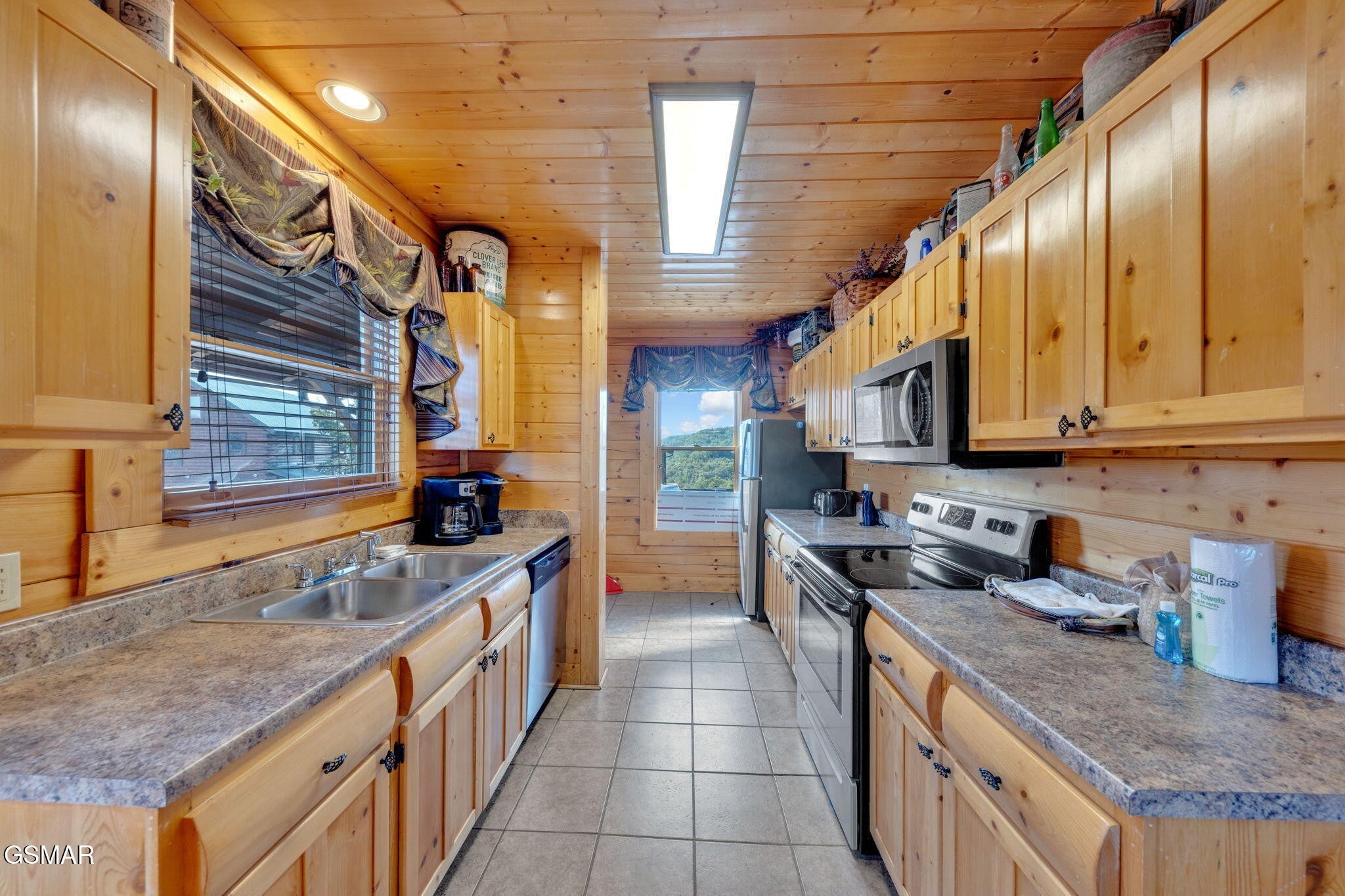 2835 White Oak Ridge Lane