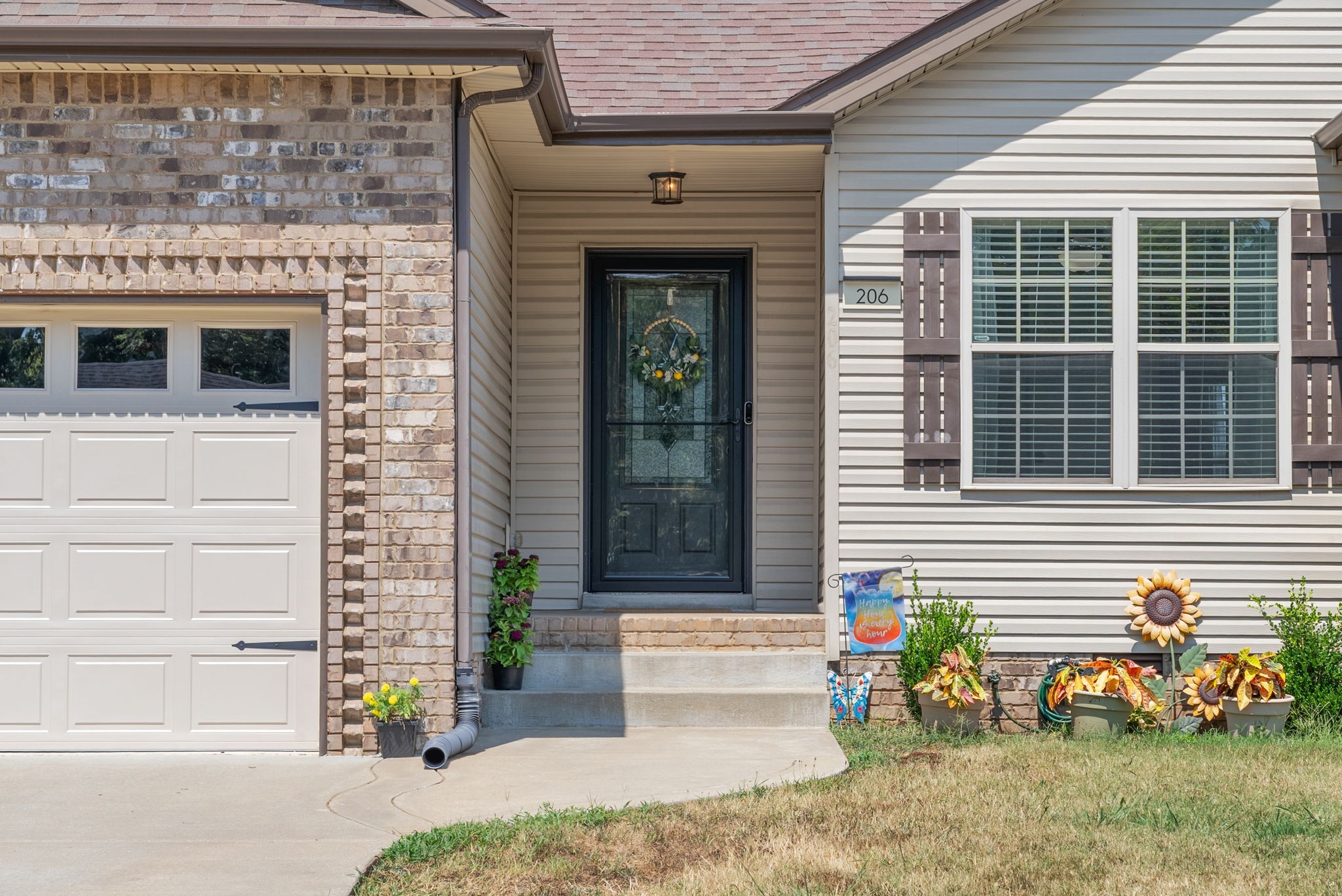 206 Azalea Dr