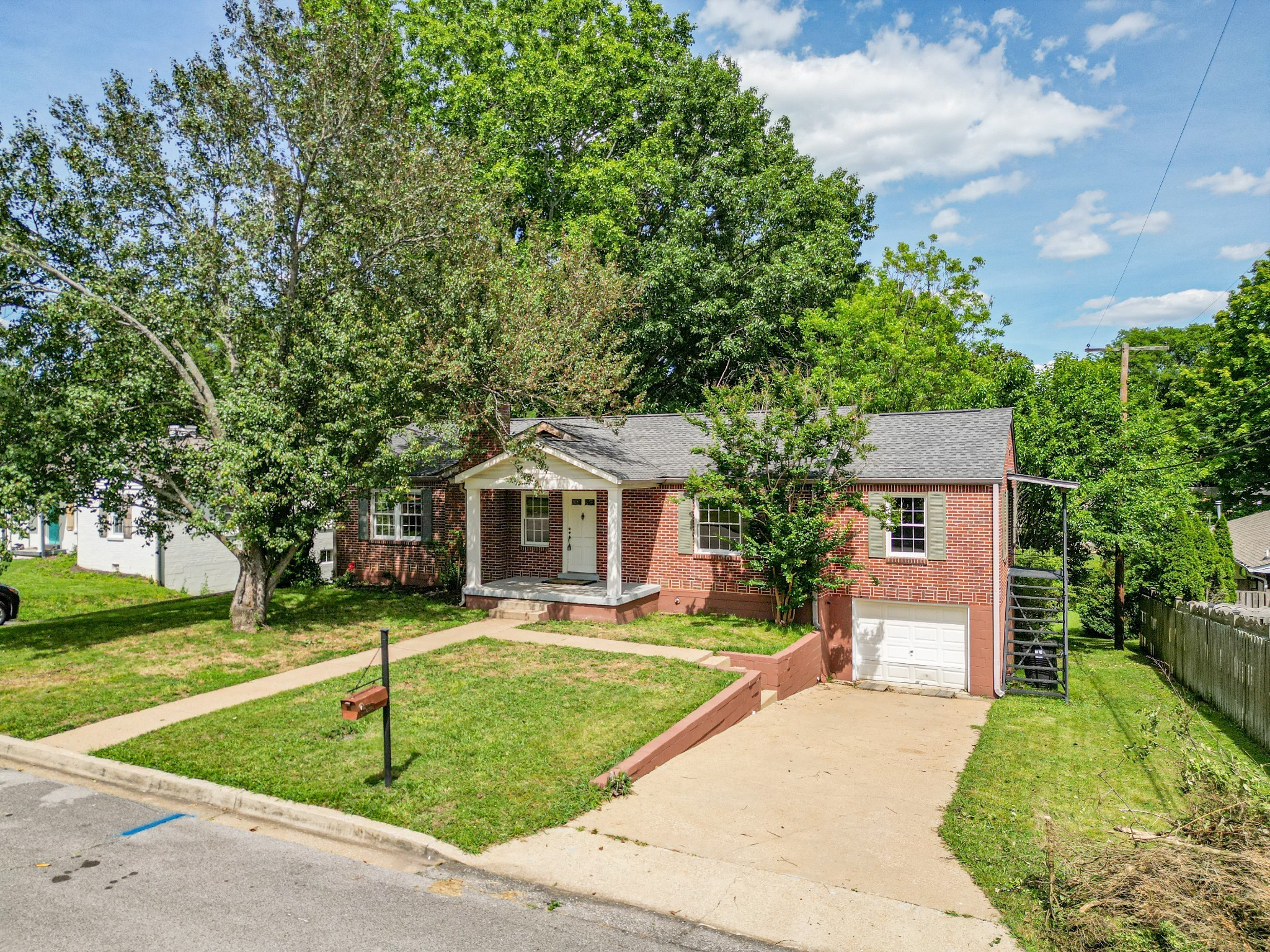 1204 Rolling Fields Dr