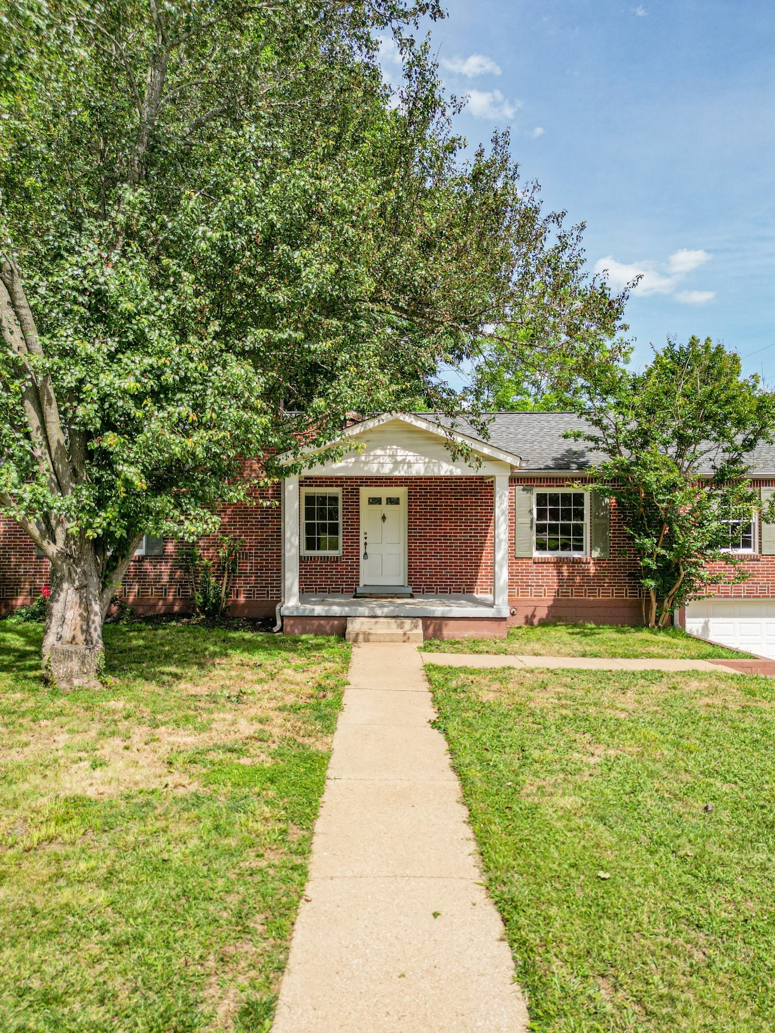 1204 Rolling Fields Dr