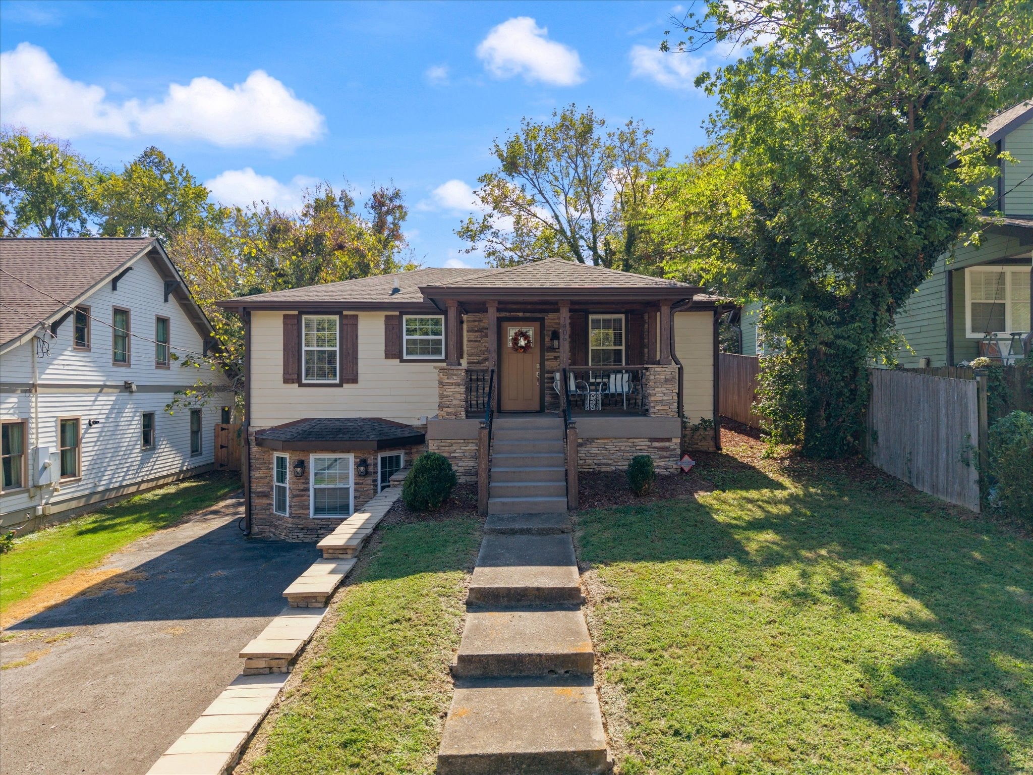 1406 Lillian St