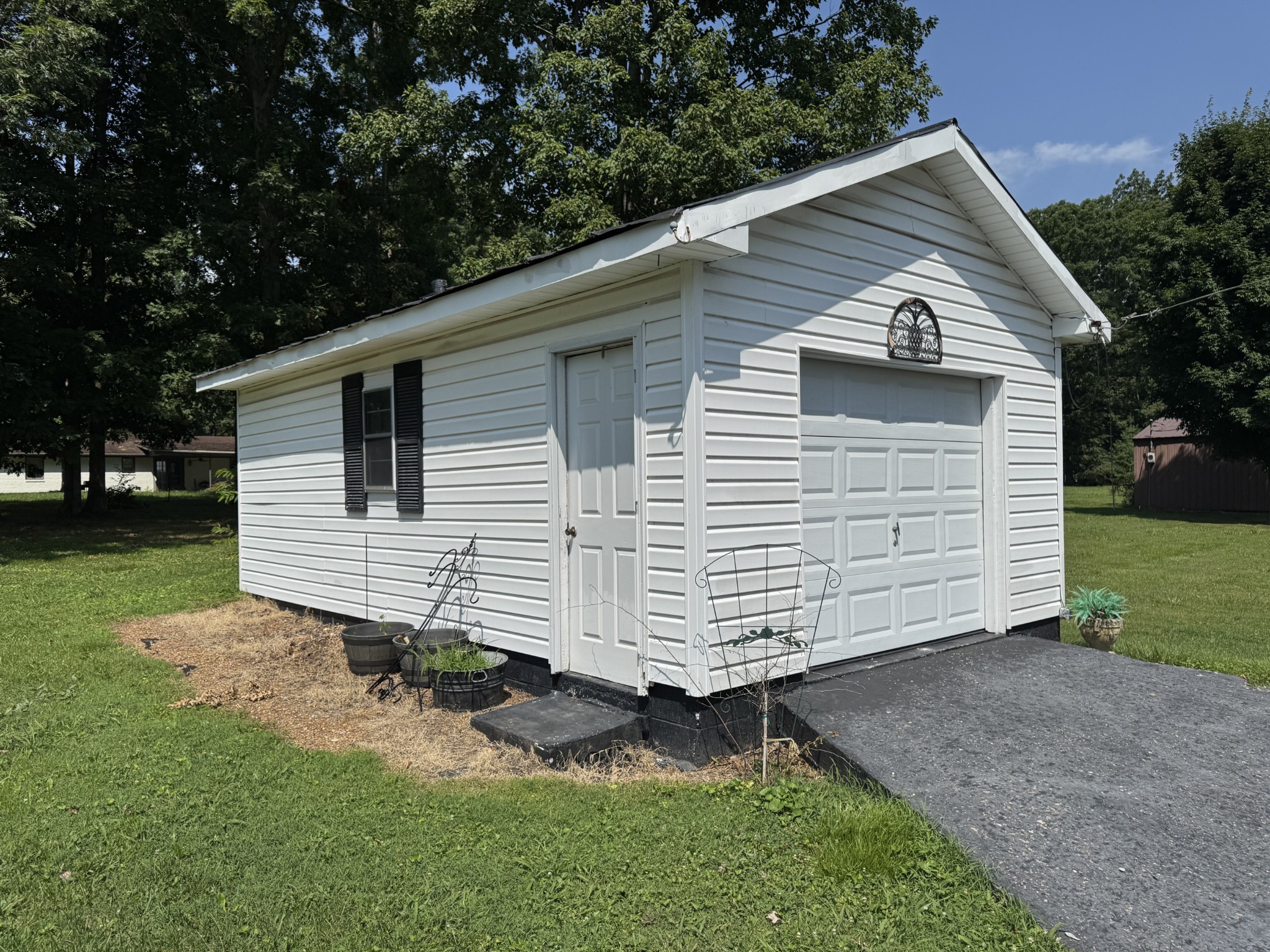 1403 Flippin Dr