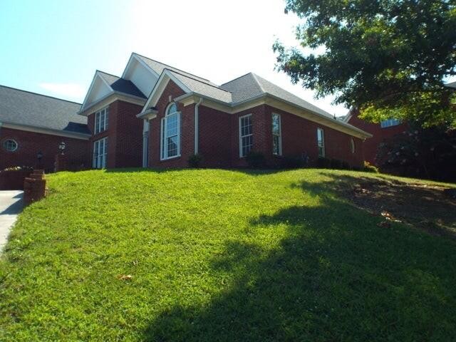 1951 Weston Hills Drive NW