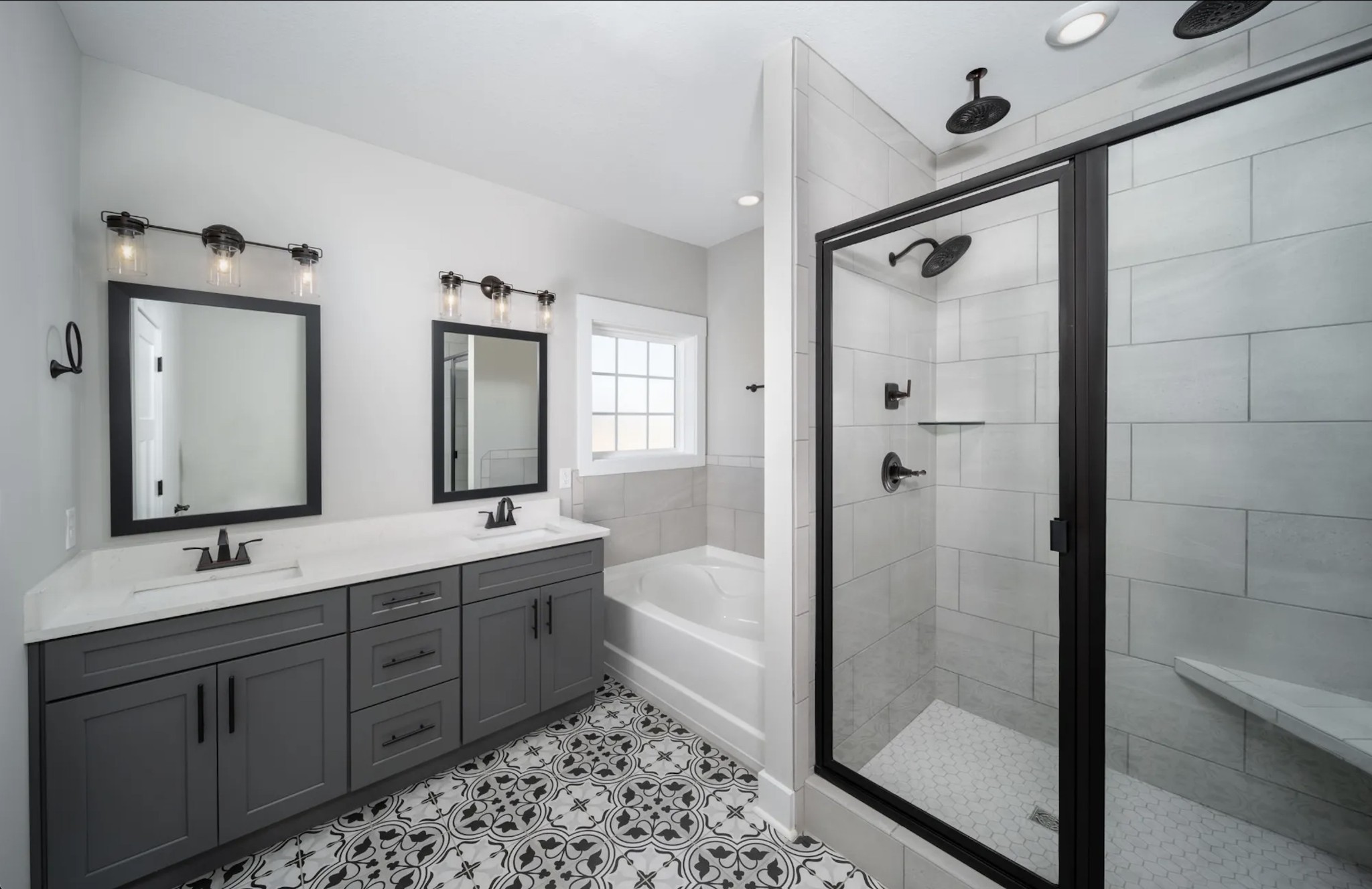 Clarksville, Tennessee 37042, United States, 4 Bedrooms Bedrooms, ,3 BathroomsBathrooms,Residential,Active,237671