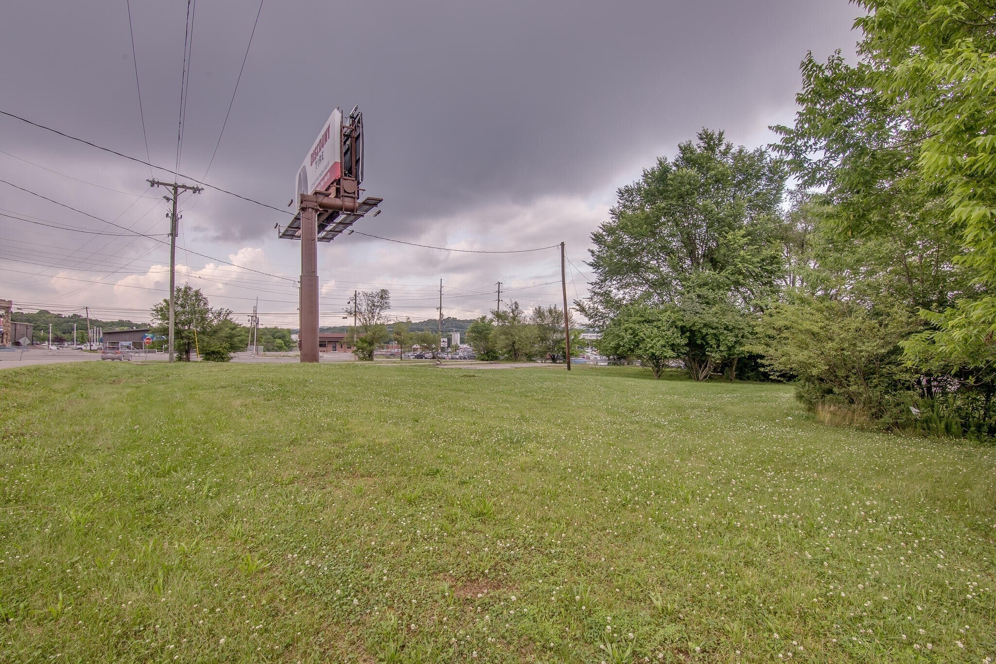 2425 Gallatin Pike N
