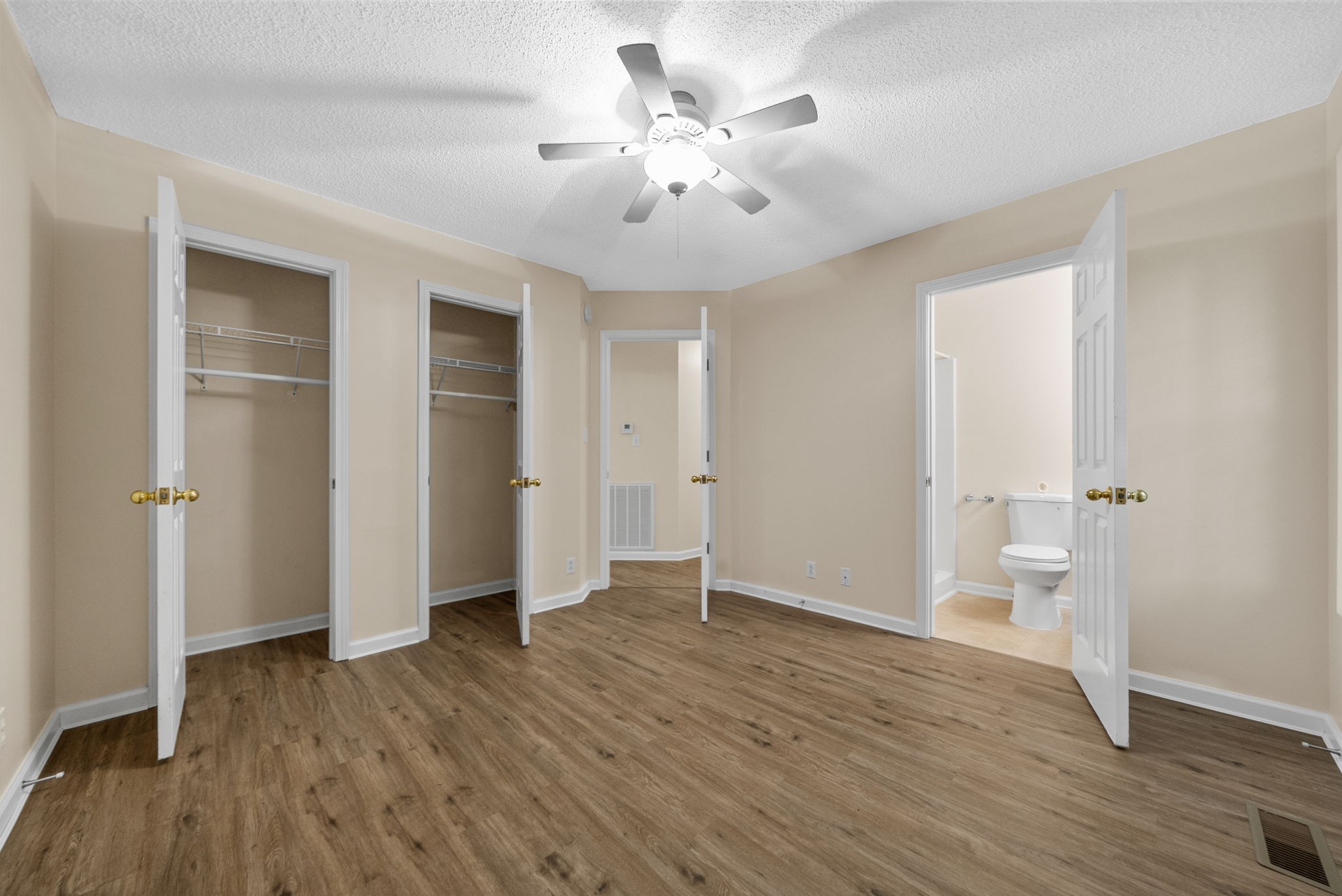 Clarksville, Tennessee 37040, United States, 3 Bedrooms Bedrooms, ,2 BathroomsBathrooms,Residential,Active,218815