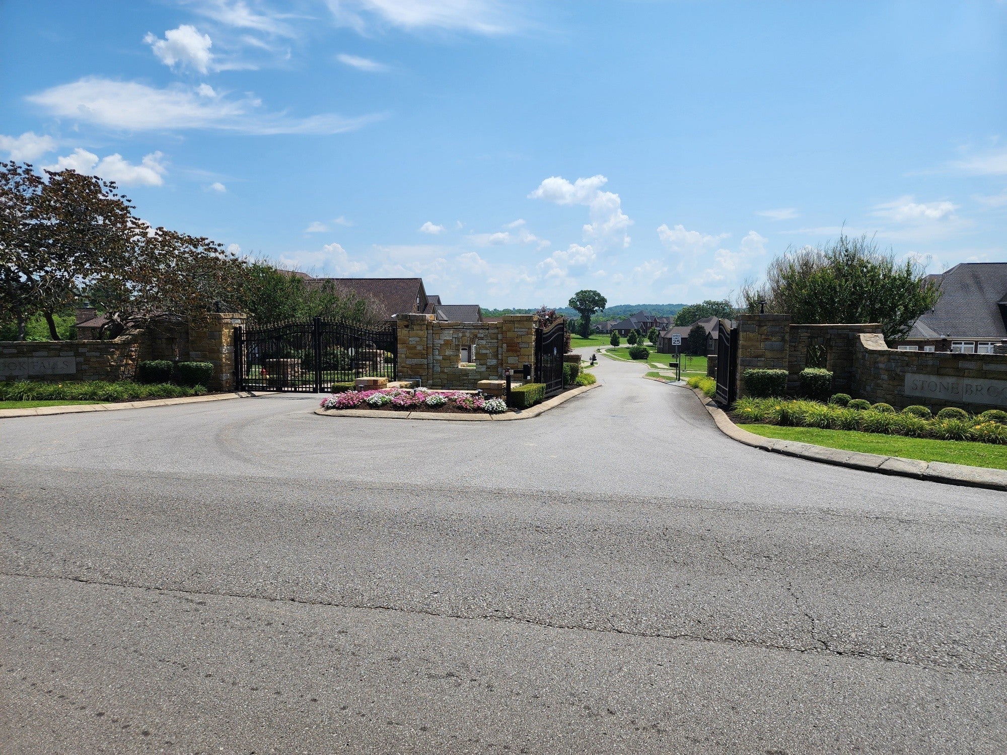 813 Stonebrook Dr