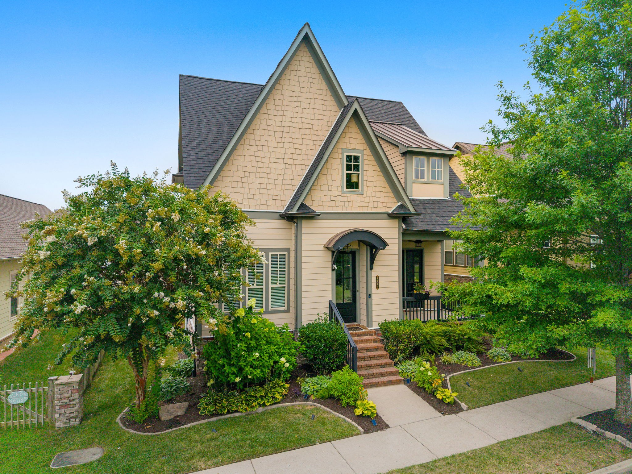 3112 Hazelton Dr