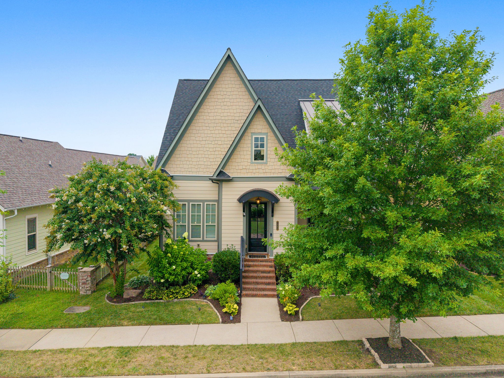 3112 Hazelton Dr