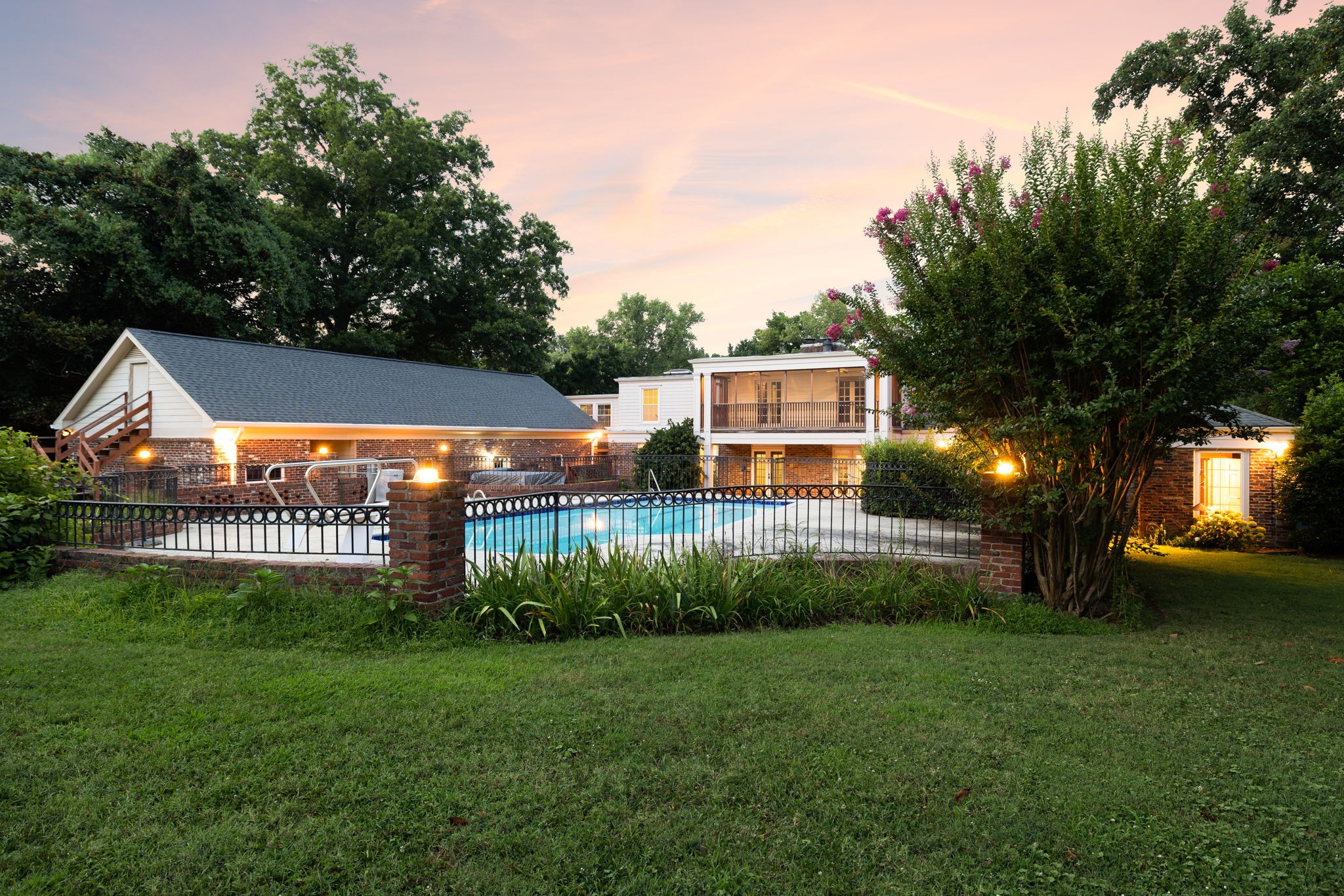 115 Vossland Dr