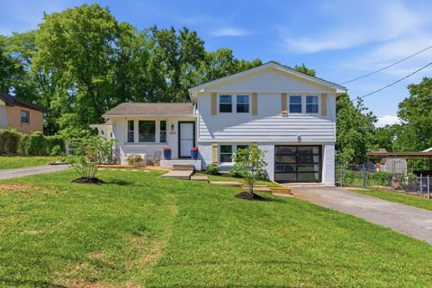 Photo of 3060 Buenaview Blvd, Nashville, TN 37218 (MLS # 3213407)