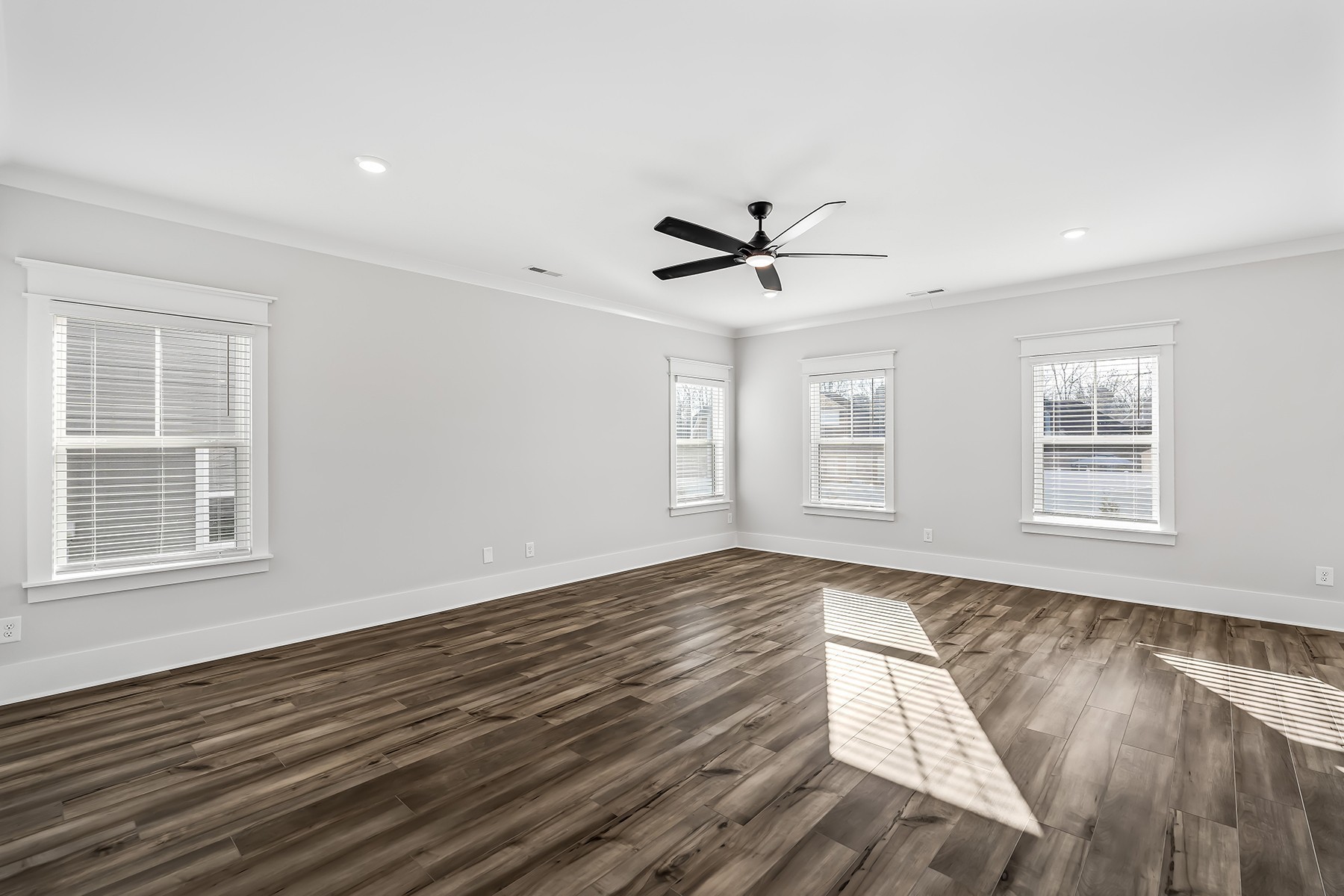 556 Kingwood Lane