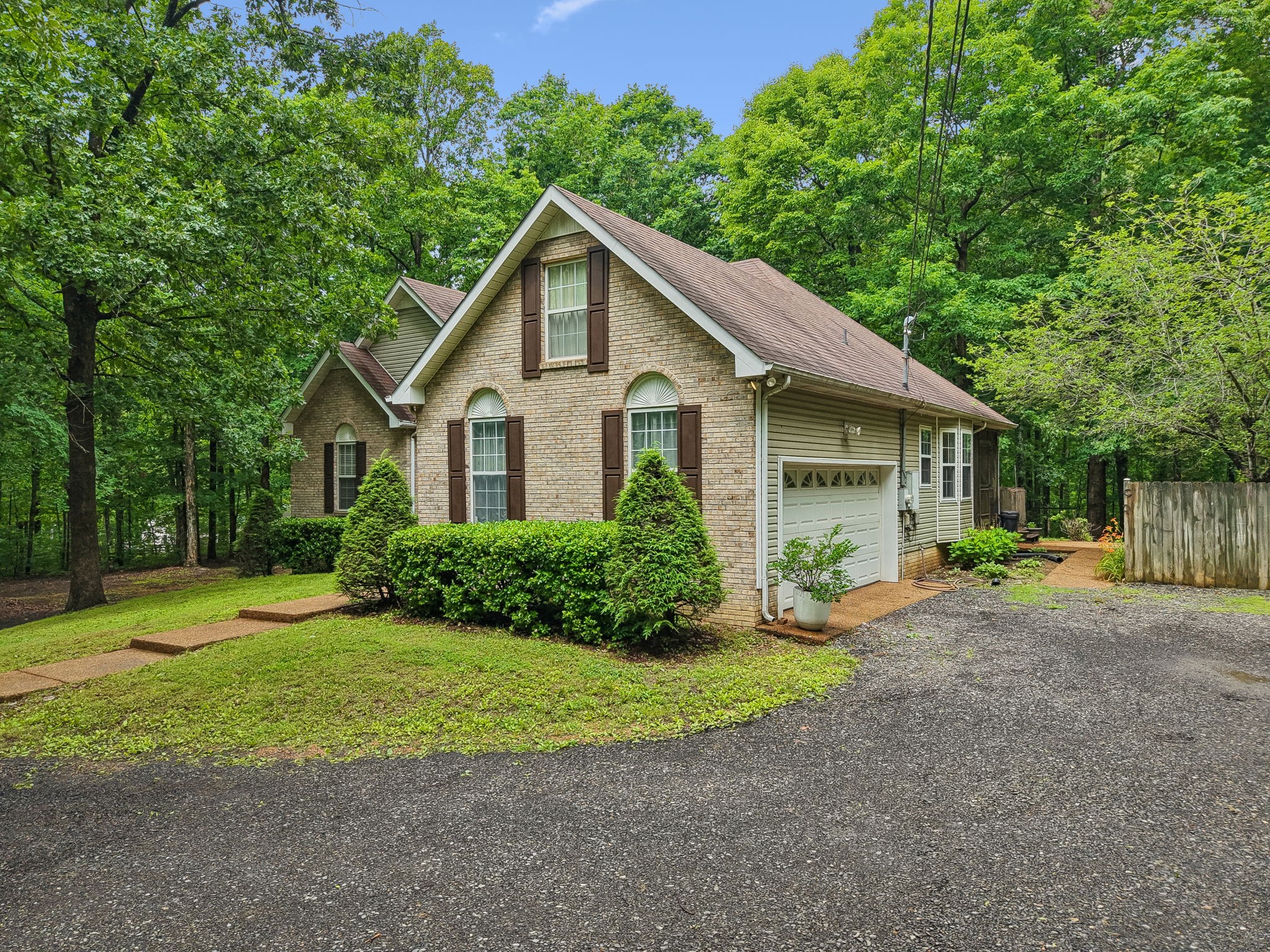 5668 Pinewood Rd