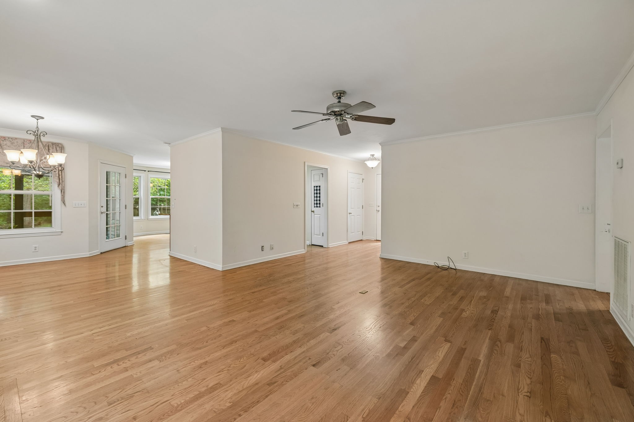5668 Pinewood Rd, Franklin TN 37064 3-bed home, photo 10 of 30