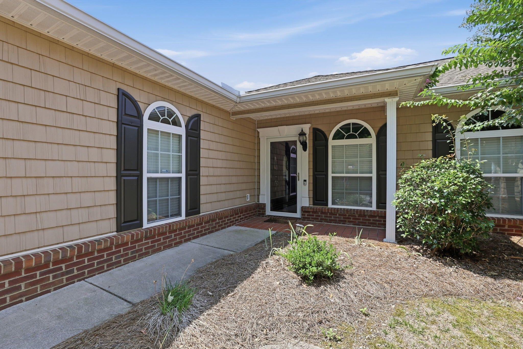 1903 N Summit Drive 77