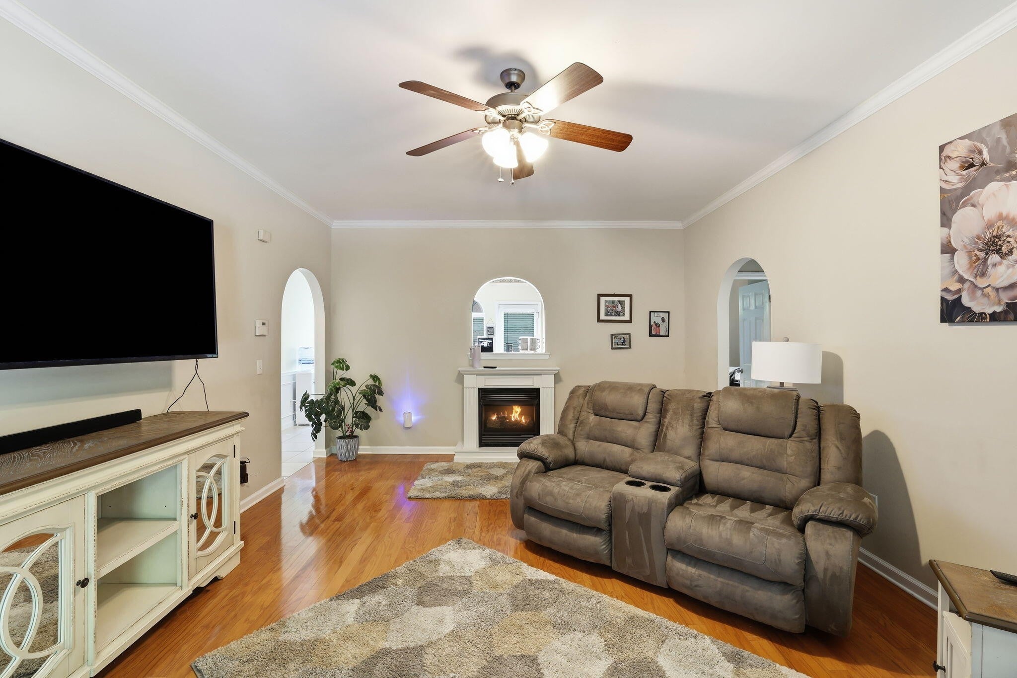 1903 N Summit Drive 77