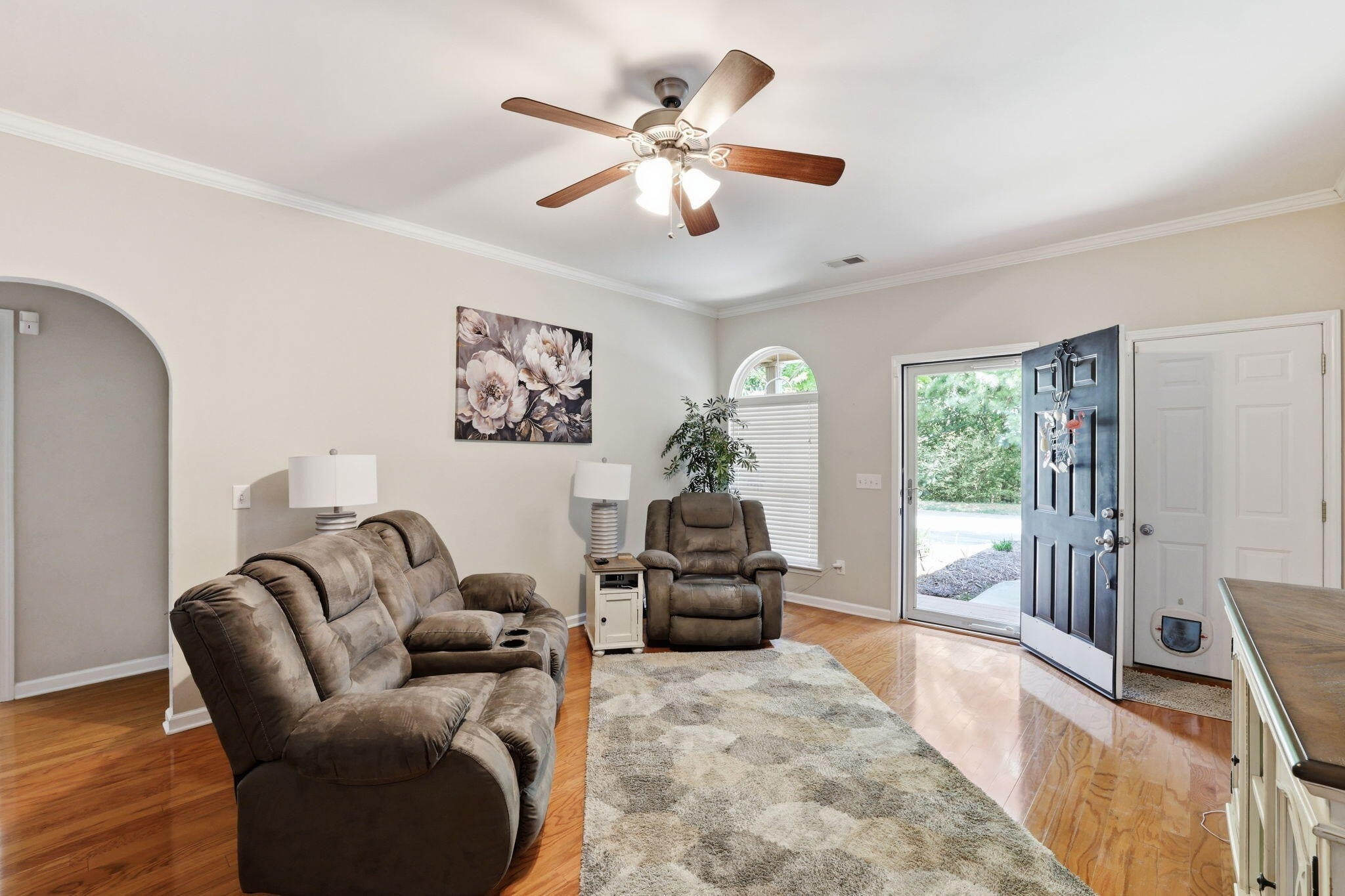 1903 N Summit Drive 77