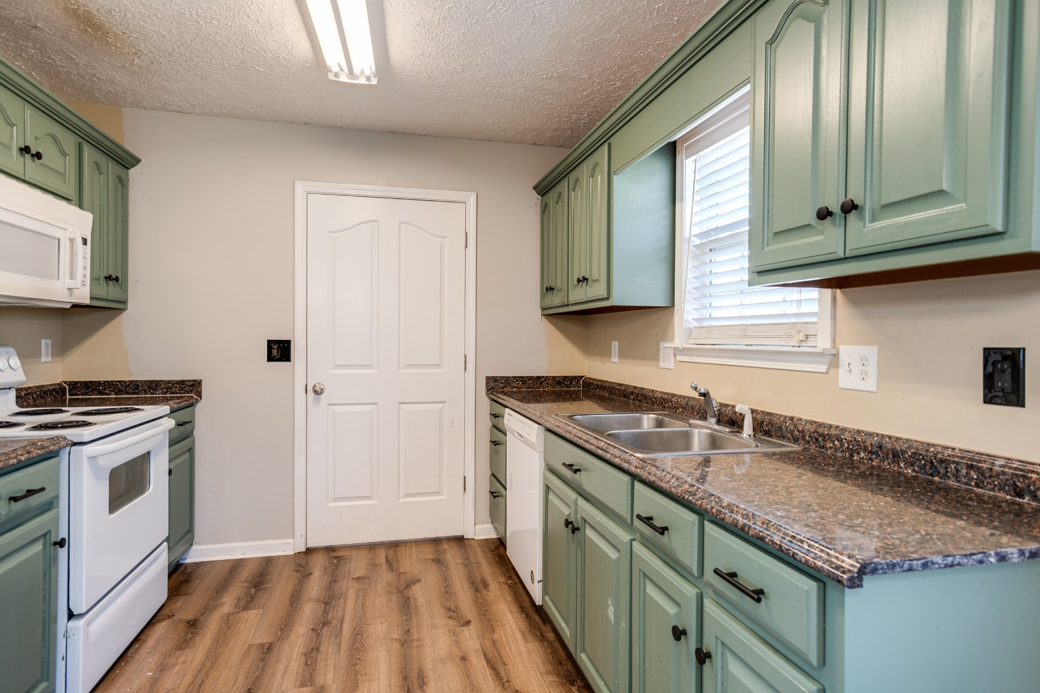 312 Brook Hollow Cir