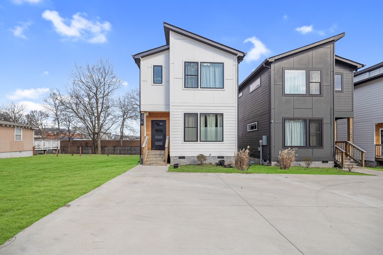 100 Shields Ln