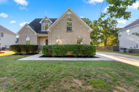 1725 Satterfield Ct Murfreesboro TN 37128