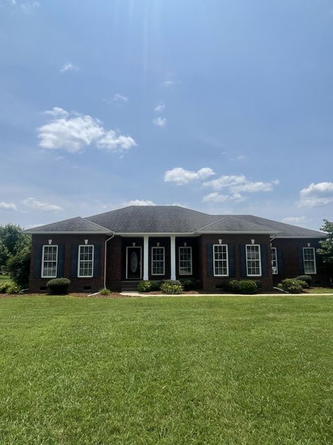 407 Robins St Lawrenceburg TN 38464