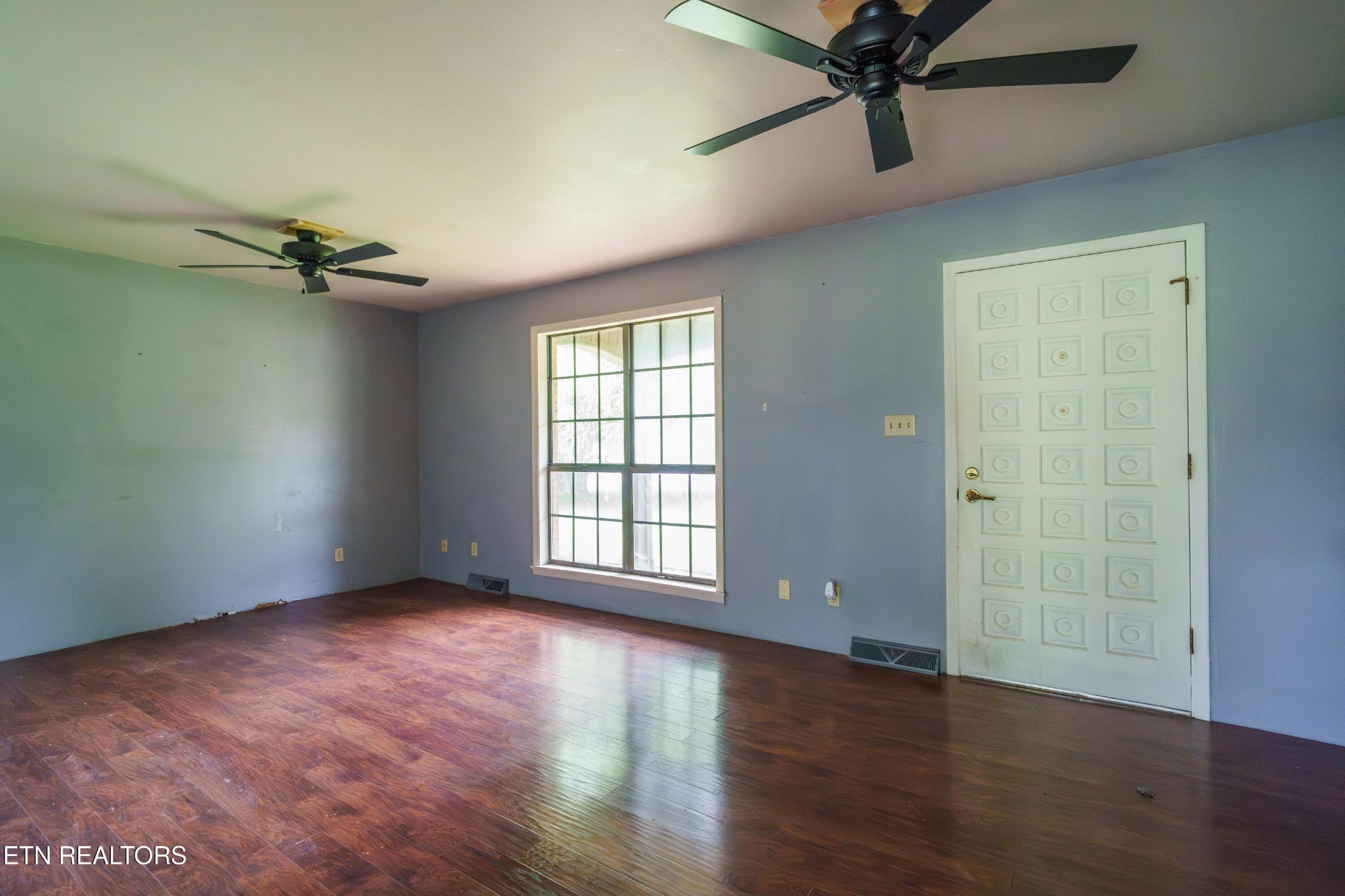 405 Dogleg Drive