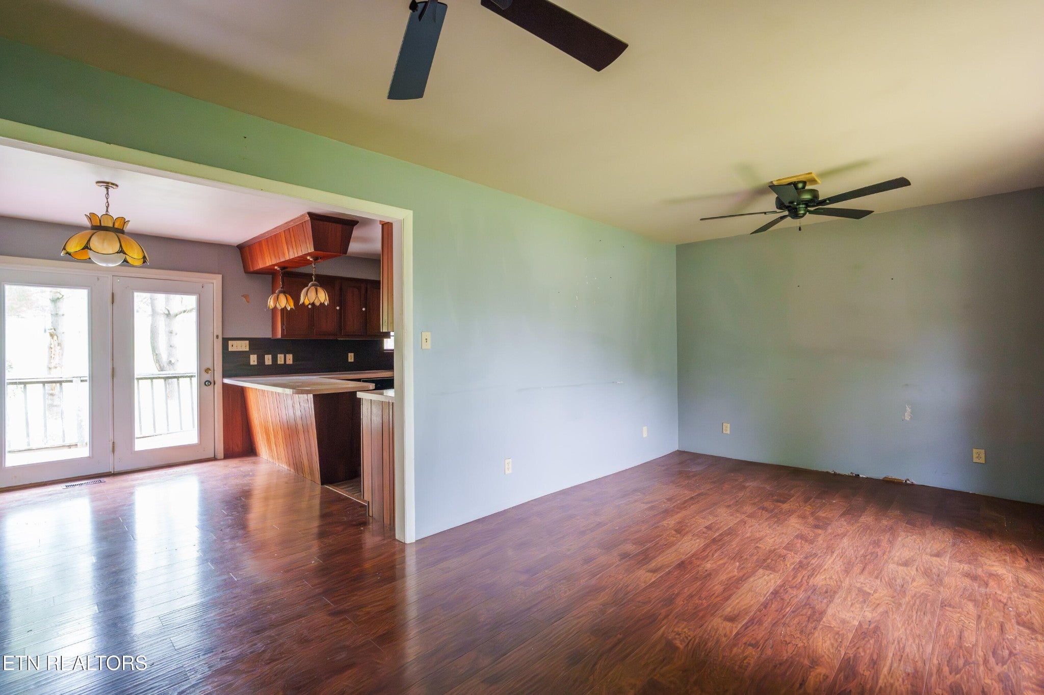 405 Dogleg Drive