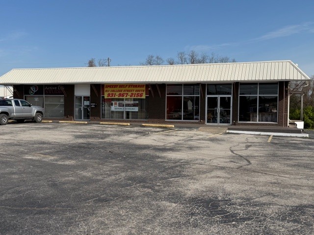 Photo 1 of 10 — 911 S College St, Winchester, TN 37398