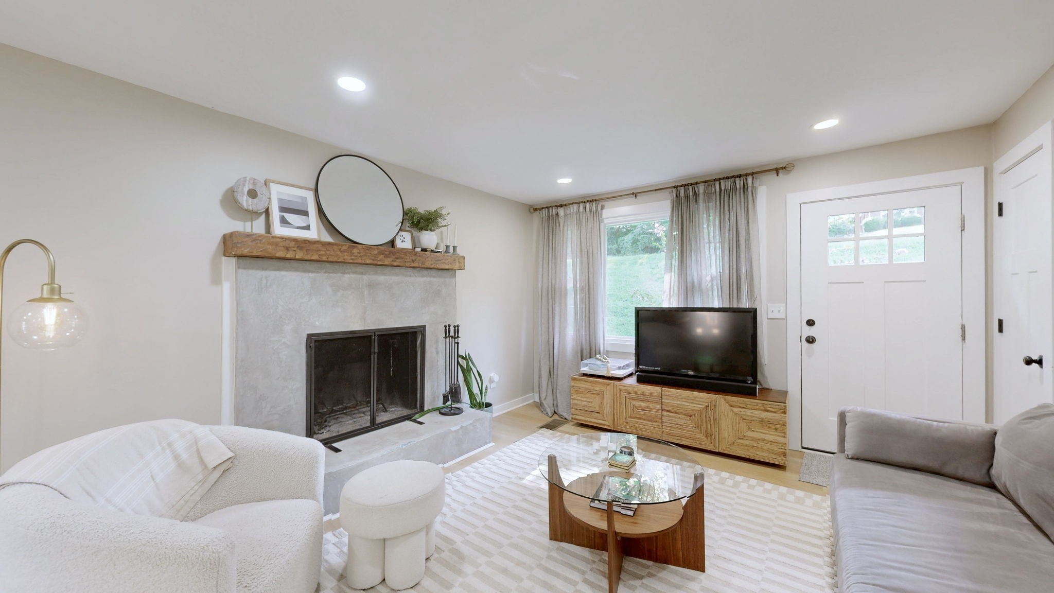 3911 Creekside Dr