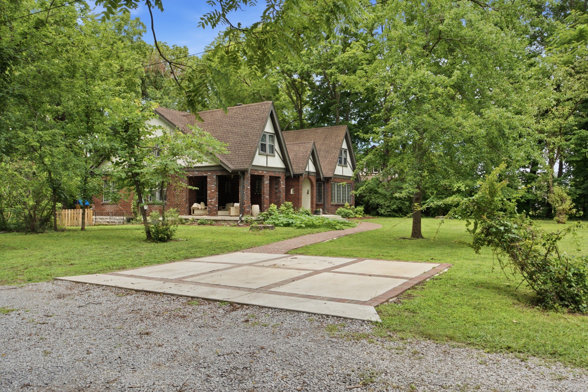 1203 Mcgavock Pike, Nashville TN 37216 3-bed home, photo 4 of 43